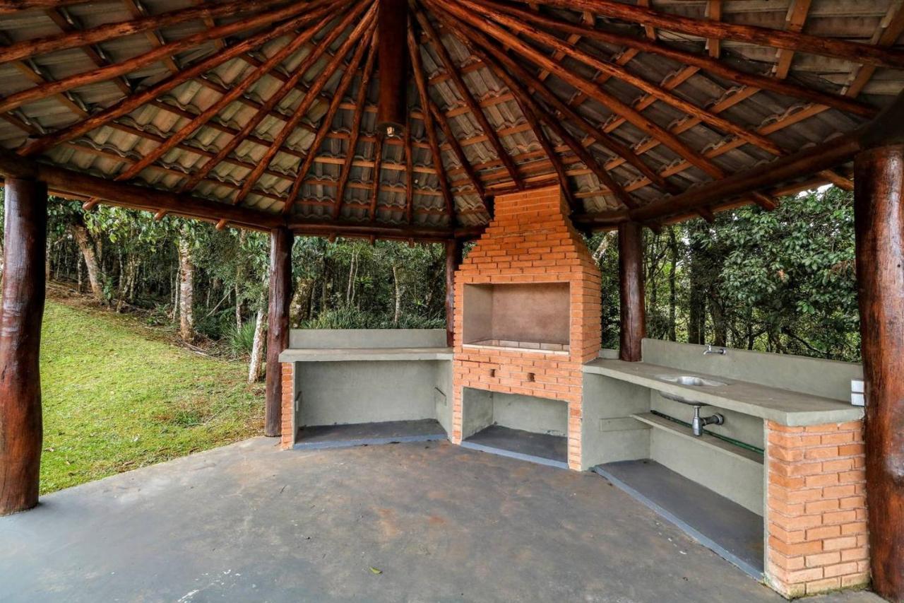 Deliciosa Casa No Condominio Florestal Clube Campos do Jordão