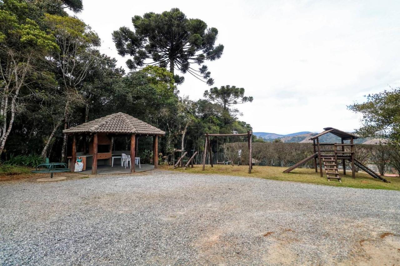 Deliciosa Casa No Condominio Florestal Clube Casa de férias Campos do Jordão